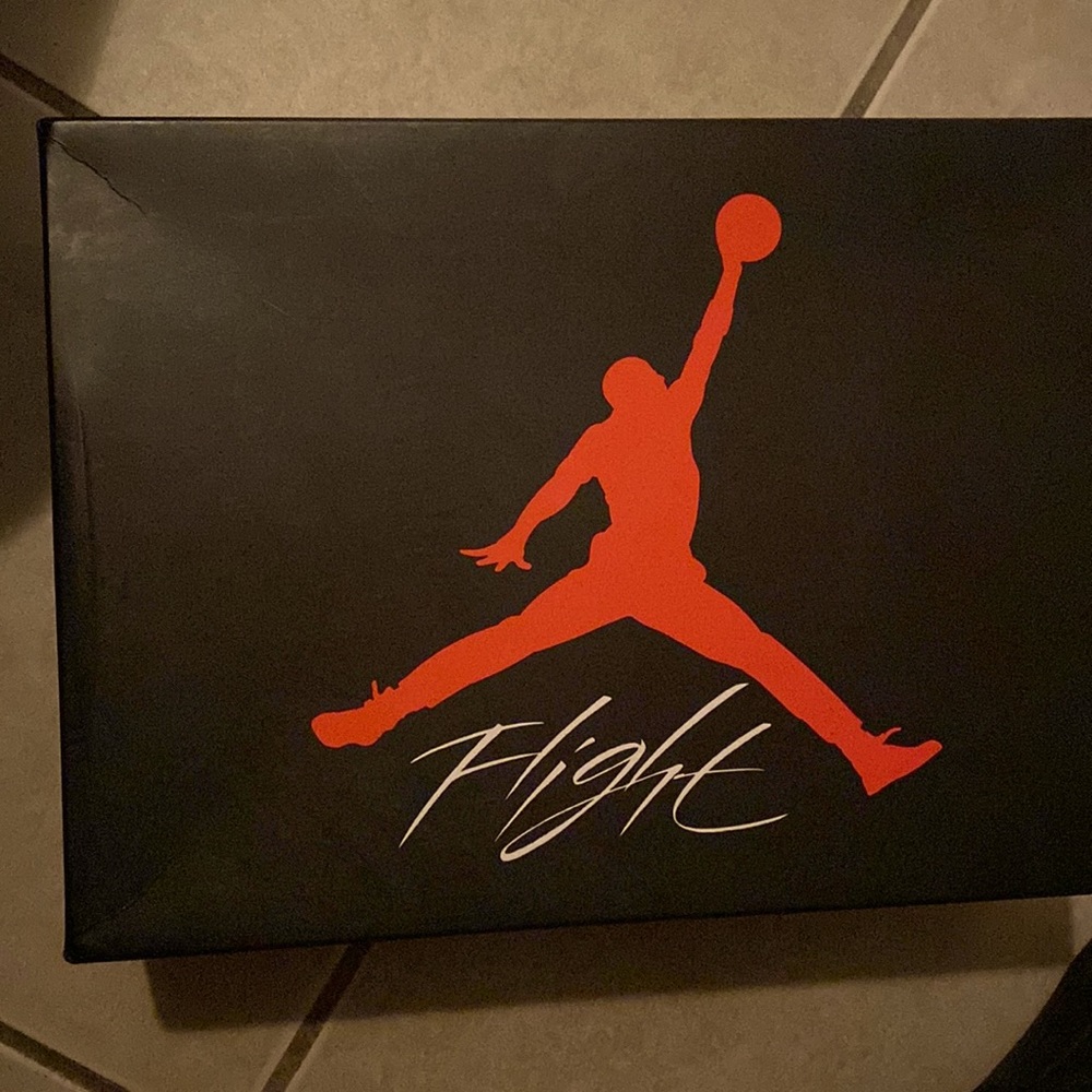 Jordan bred 4 box